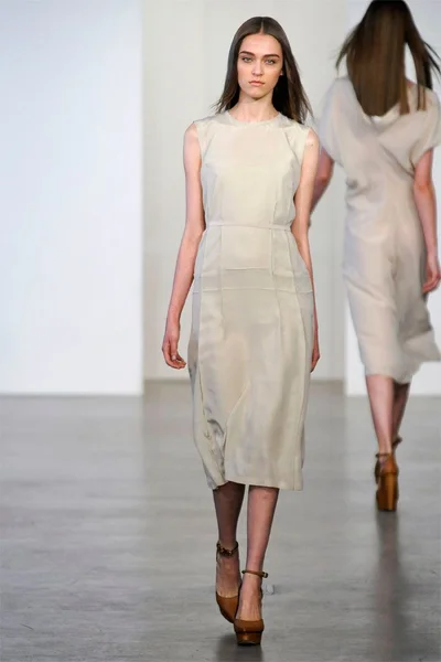 Look 14